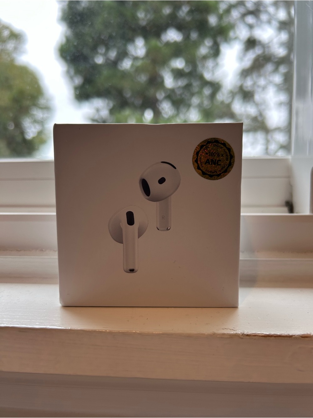 Apple White Wireless Earbuds with Charging Case